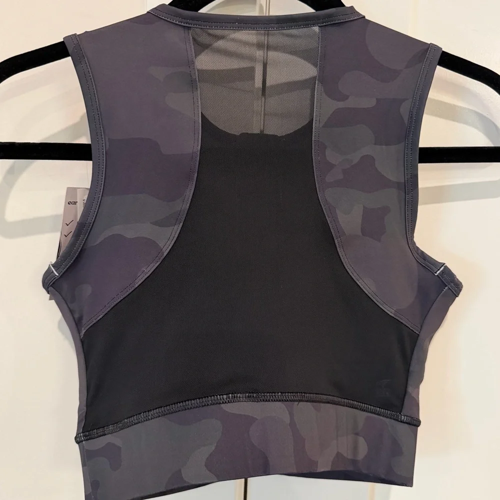 Earth Republic Sports Bra The Axelle in Black Camouflage Size Small NWT's